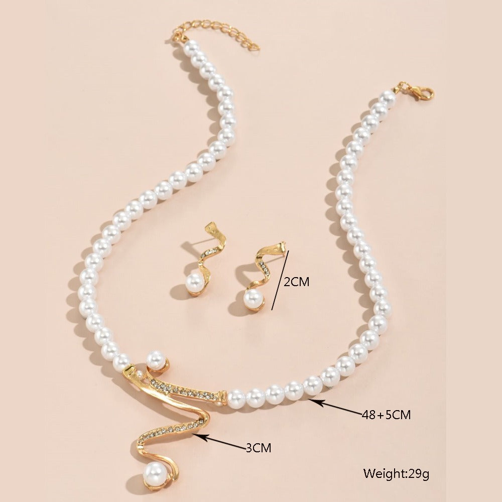 Conjunto de joyería nupcial con collar de perlas y diamantes: elegancia y gracia en uno